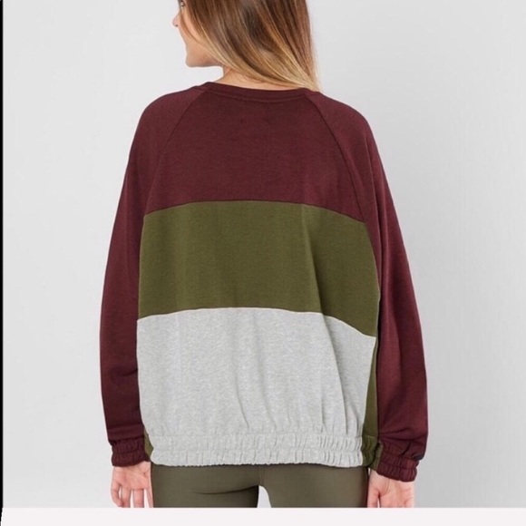 🌴🌼HURLEY- PULL OVER SWEATSHIRT🌼🌴 - Picture 5 of 8